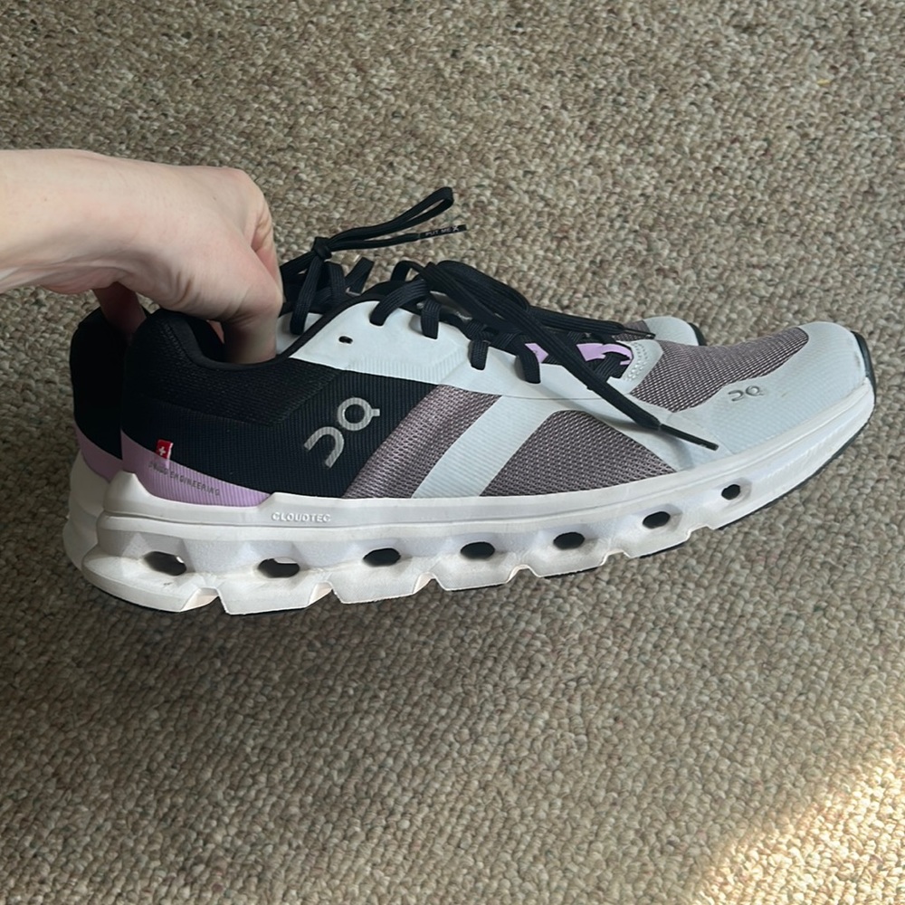 On Women's Cloudrunner Running Shoes - heron color, size 10